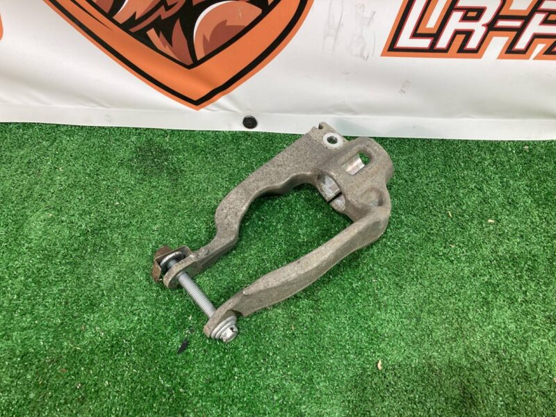 LR105282 Front right shock absorber bracket RANGE ROVER L405 13- Used cost 35 € in stock 5 pcs.