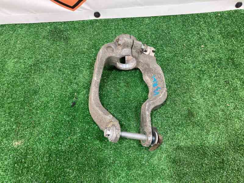 LR105282 Front right shock absorber bracket RANGE ROVER L405 13- Used cost 35 € in stock 5 pcs.