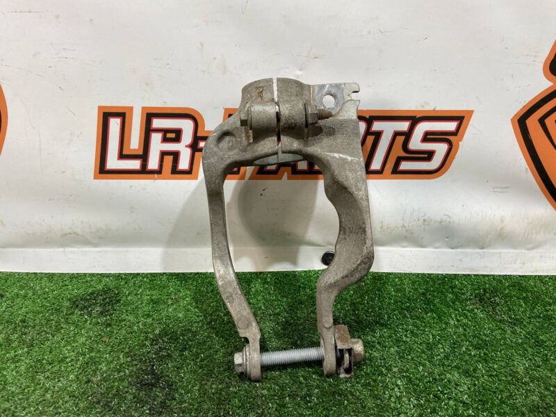LR105282 Front right shock absorber bracket RANGE ROVER L405 13- Used cost 35 € in stock 5 pcs.