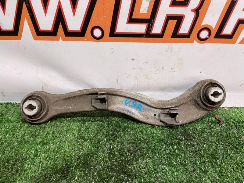 LR105961 Rear upper lever Range Rover Velar L560 (2018-) USED cost 80 € in stock 3 pcs.
