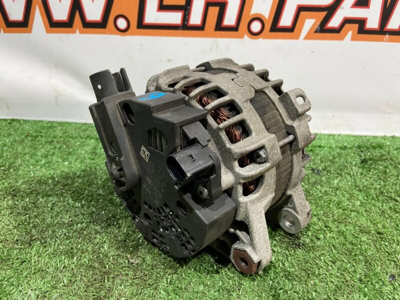 LR105985 Generator 2.0D 2.0IE Range Rover Velar L560 (2018-) Used - Image 19