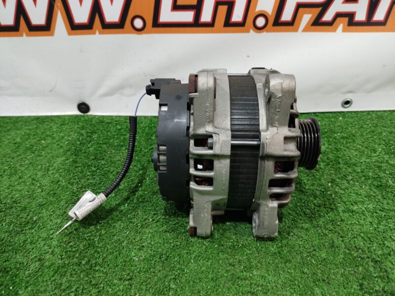 LR105985 Generator 2.0D 2.0IE Range Rover Velar L560 (2018-) Used - Image 27