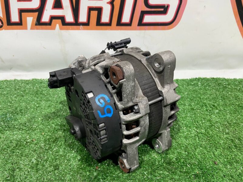 LR105985 Generator 2.0D 2.0IE Range Rover Velar L560 (2018-) Used - Image 30