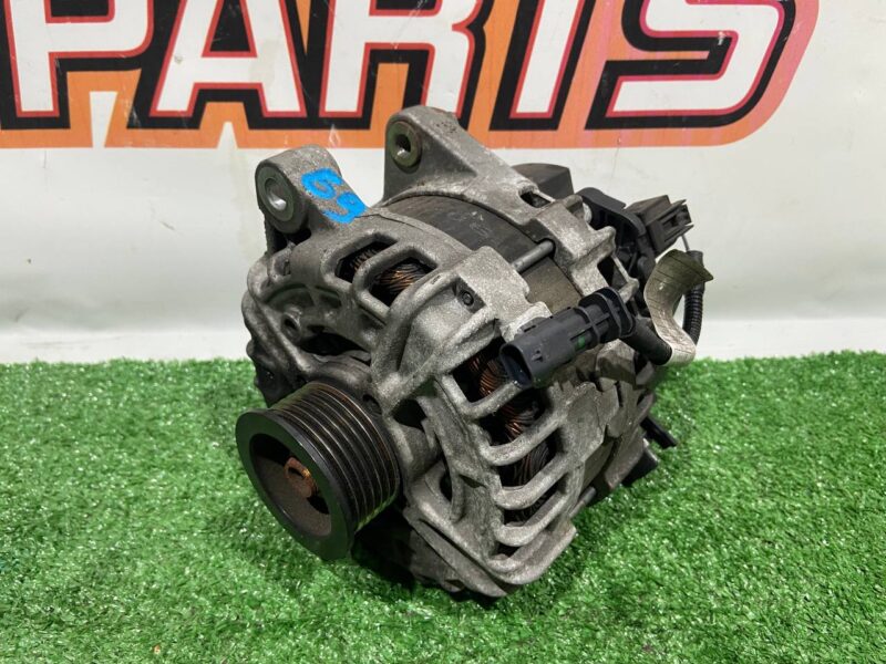 LR105985 Generator 2.0D 2.0IE Range Rover Velar L560 (2018-) Used - Image 31