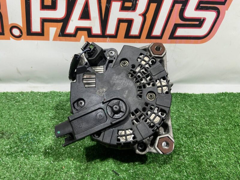 LR105985 Generator 2.0D 2.0IE Range Rover Velar L560 (2018-) Used - Image 32