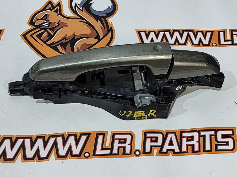 LR108184 Door handle mounting bracket Land Rover Discovery Sport L550 2015- Used cost 5 € in stock 2 pcs.