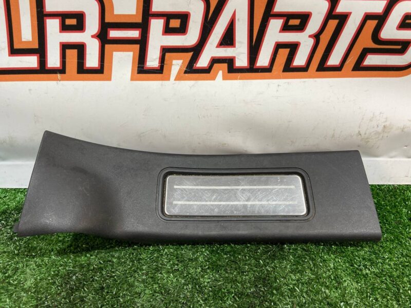 LR108377 Door sill rear left Land Rover Discovery 5 L462 used cost 40 € in stock 2 pcs.
