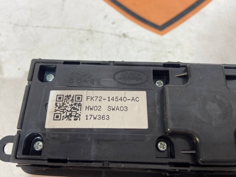 LR109008 Front driver's door window lifter button block Land Rover Discovery Sport L550 (2015-) Used cost 70 € in stock 3 pcs.