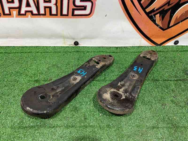 LR109357 Rear beam bracket (front) RANGE ROVER VELAR (L560) Used cost 15 € in stock 8 pcs.