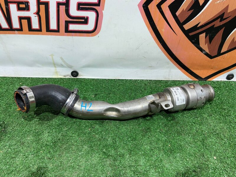 LR109964 Pipe 3.0TD radiator Range Rover Sport L494 (2014-2022) used cost 80 € in stock 3 pcs.