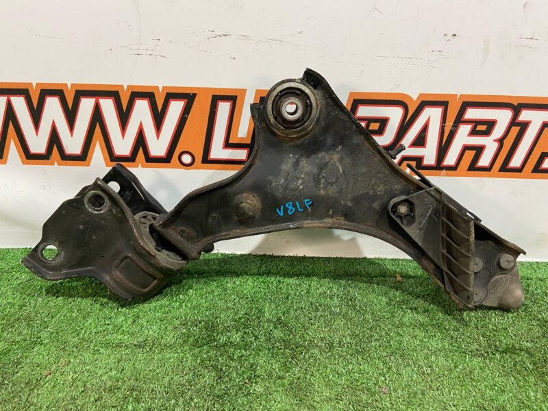 LR110313 Front lower left lever Land Rover Discovery Sport L550 (2015-) USED cost 130 € in stock 1 pcs.