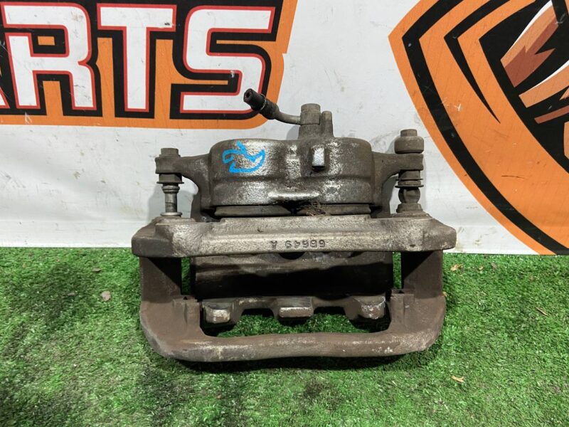 LR110407 Front right caliper Land Rover Discovery 5 L462 (2017-) Used cost 105,45 € in stock 12 pcs.
