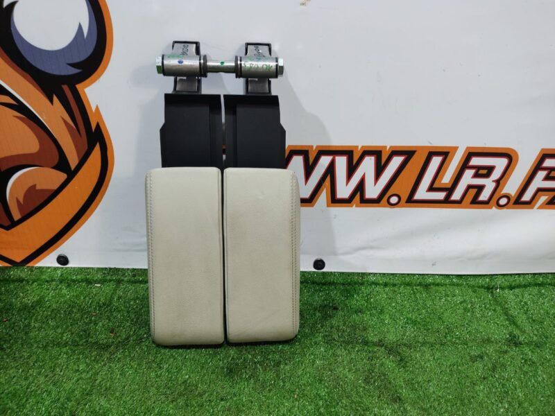 LR111367 Armrest Range Rover Velar L560 (2018-) Used cost 200 € in stock 1 pcs.