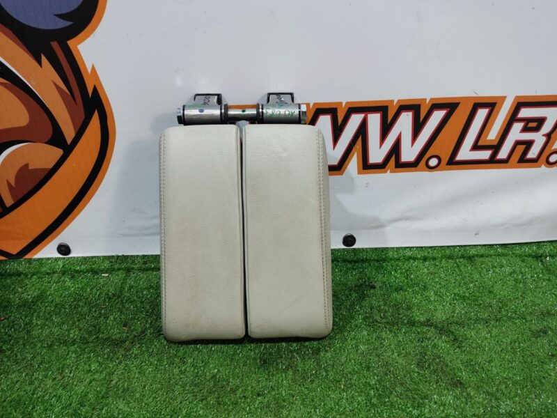 LR111367 Armrest Range Rover Velar L560 (2018-) Used cost 200 € in stock 1 pcs.