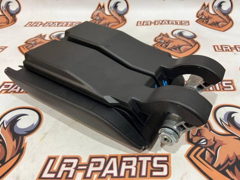 LR111368 Center armrest Range Rover Velar L560 (2018-) USED cost 150 € in stock 4 pcs.