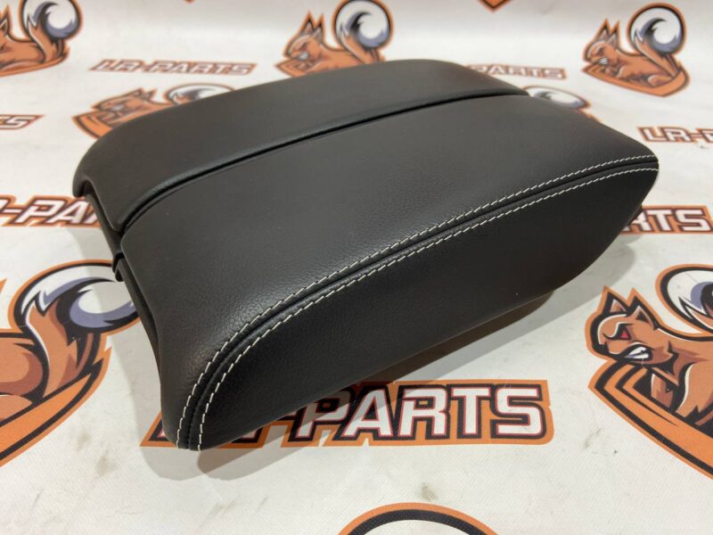 LR111368 Center armrest Range Rover Velar L560 (2018-) USED cost 150 € in stock 4 pcs.