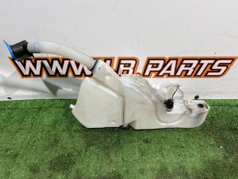LR111379 washer tank Range Rover Velar L560 Used - Image 12