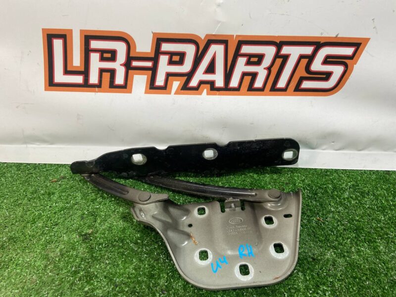 LR111644 Hood hinge right Range Rover Velar L560 (2018-) Used cost 50 € in stock 5 pcs.