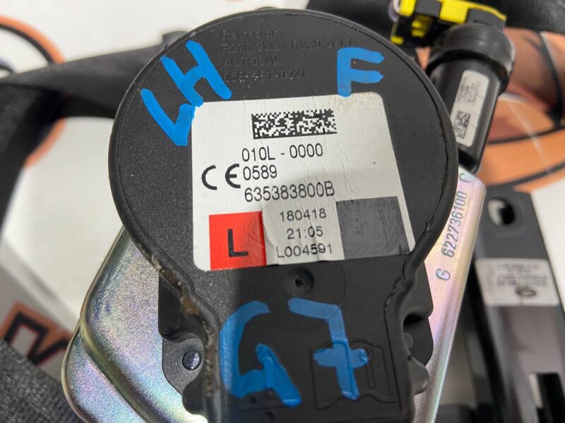 LR112208 Seat belt front left Range Rover Sport L494 used cost 150 € in stock 3 pcs.