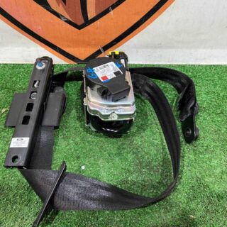LR112208 Seat belt front left Range Rover Sport L494 used cost 150 € in stock 4 pcs.