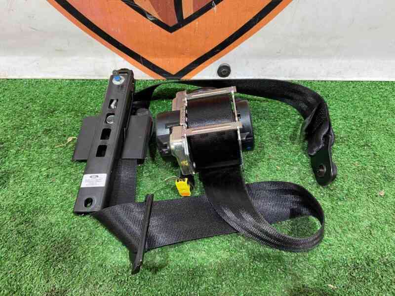 LR112208 Seat belt front left Range Rover Sport L494 used cost 150 € in stock 3 pcs.