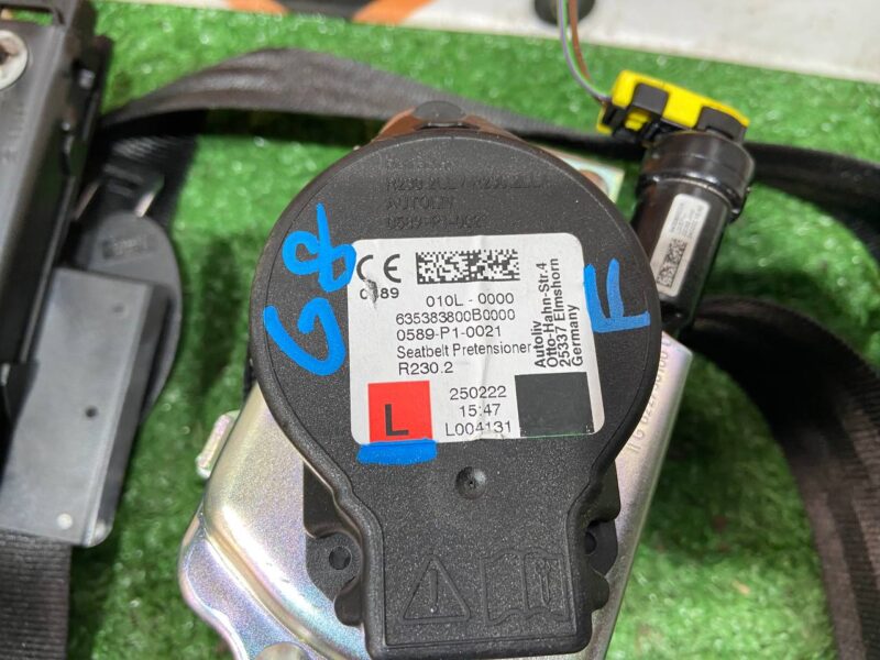 LR112208 Seat belt front left Range Rover Sport L494 used cost 150 € in stock 3 pcs.