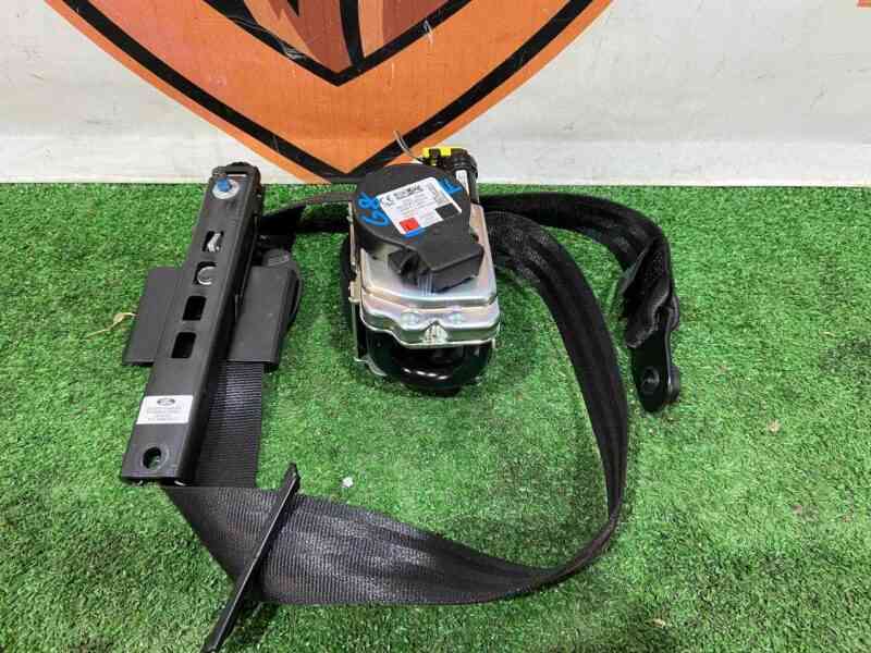 LR112208 Seat belt front left Range Rover Sport L494 used cost 150 € in stock 3 pcs.
