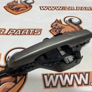 LR112362 Door handle outside rear left Range Rover Sport L494 (2014-2022) used cost 30 € in stock 1 pcs.