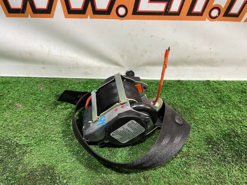 LR112818 Seat Belt Rear Left Right Range Rover L405 (2013-2021) Used cost 100 € in stock 1 pcs.