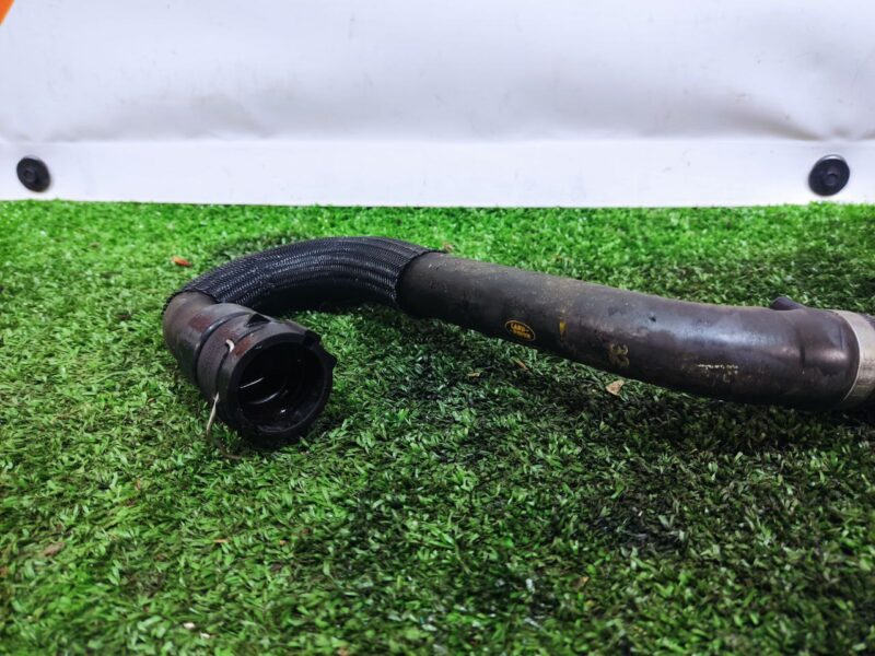 LR112864 Used Land Rover Discovery Sport L550 Cooling System Hose (2015-) cost 50 € in stock 3 pcs.