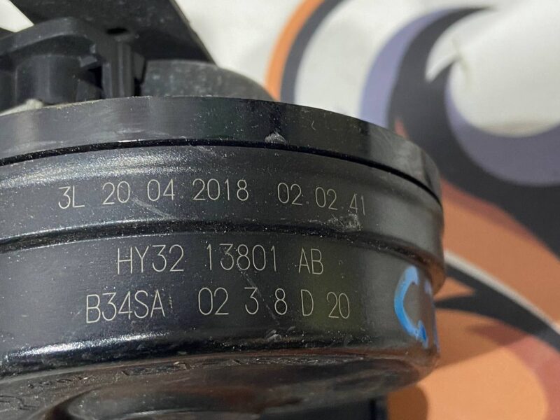 LR113190 Horn right Land Rover Discovery 5 used cost 40 € in stock 5 pcs.