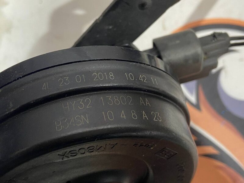 LR113191 Horn left Land Rover Discovery 5 L462 used - Image 17