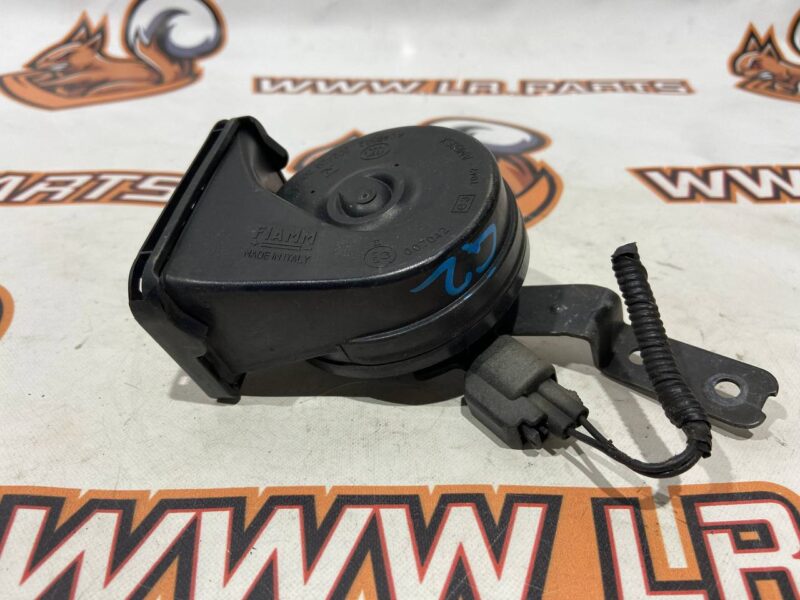 LR113191 Horn left Land Rover Discovery 5 L462 used cost 40 € in stock 7 pcs.