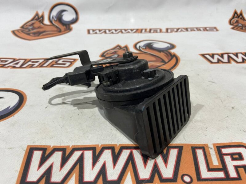 LR113191 Horn left Land Rover Discovery 5 L462 used cost 40 € in stock 7 pcs.