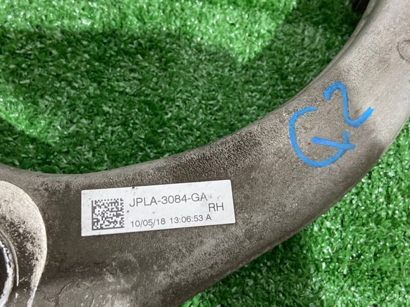 LR113262 Front suspension arm, right upper Land Rover Discovery 5 L462 (2017-) Used - Image 14