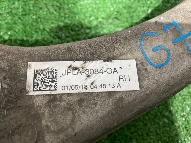 LR113262 Front suspension arm, right upper Land Rover Discovery 5 L462 (2017-) Used - Image 20