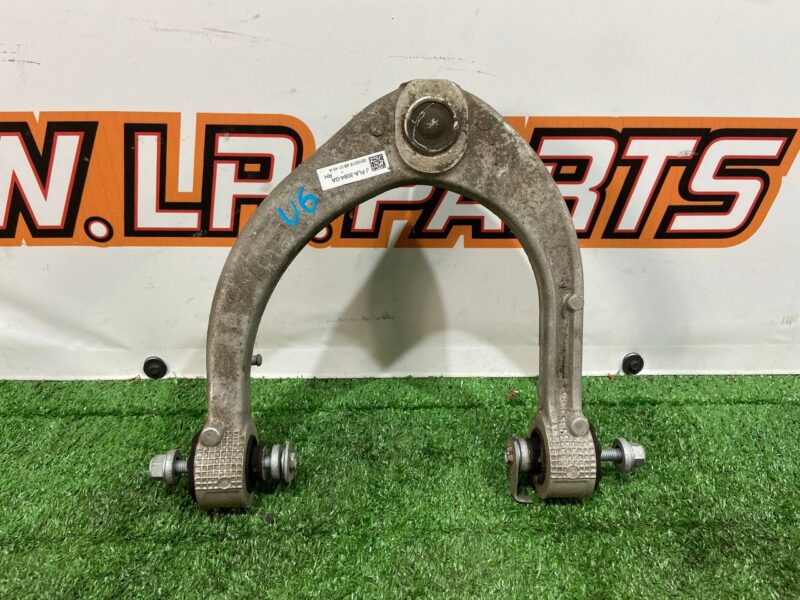 LR113262 Front suspension arm, right upper Land Rover Discovery 5 L462 (2017-) Used cost 95 € in stock 10 pcs.
