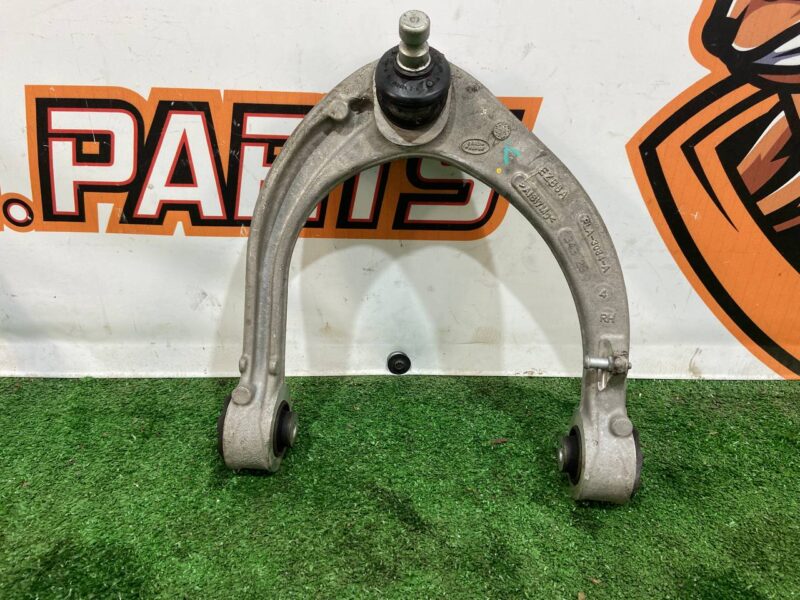 LR113262 Front suspension arm, right upper Land Rover Discovery 5 L462 (2017-) Used cost 95 € in stock 10 pcs.