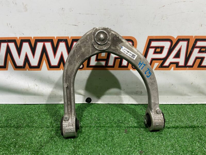 LR113268 Front left upper suspension arm Land Rover Discovery 5 L462 (2017-) USED cost 120 € in stock 1 pcs.