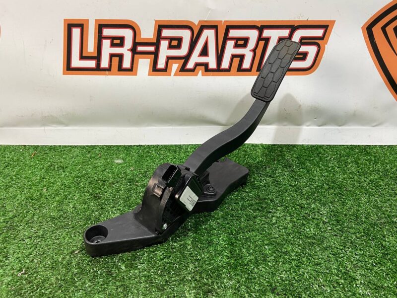 LR113946 Accelerator pedal assembly 2.0D Range Rover Velar L560 (2018-) Used cost 50 € in stock 1 pcs.