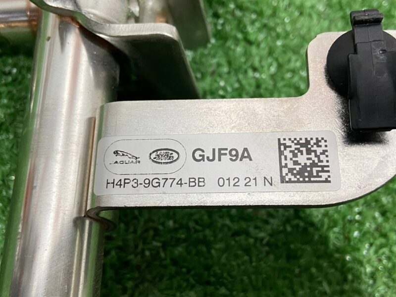 LR114169 Fuel rail Range Rover Velar L560 (2018-) Used cost 70 € in stock 1 pcs.