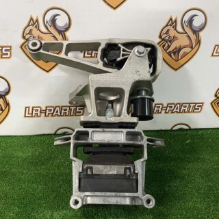 LR114215 LAND ROVER DISCOVERY SPORT (L550) 2015 engine bracket- Used cost 60 € in stock 2 pcs.