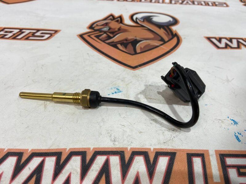 LR115083 Cylinder Head Temperature Sensor 2.0 D Range Rover Velar L560 (2018-) Used cost 30 € in stock 3 pcs.