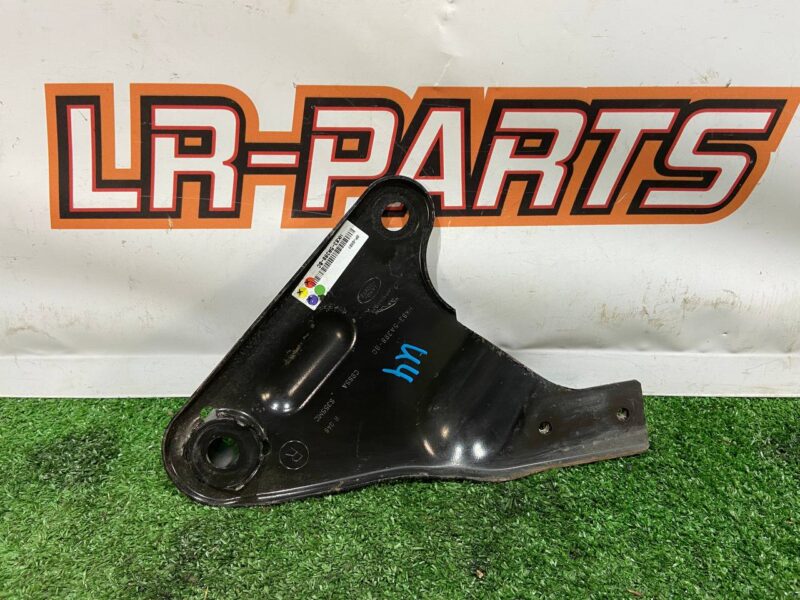 LR115109 Reinforcement right Range Rover Velar L560 (2018-) Used cost 40 € in stock 3 pcs.