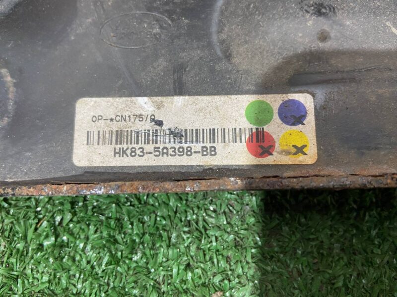 LR115109 Reinforcement right Range Rover Velar L560 (2018-) Used cost 40 € in stock 3 pcs.
