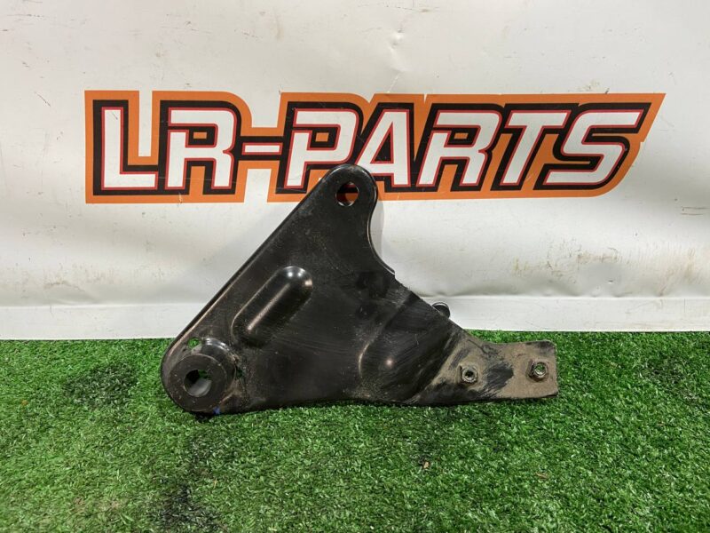 LR115111 Subframe bracket left RANGE ROVER VELAR (L560) Used cost 35 € in stock 1 pcs.
