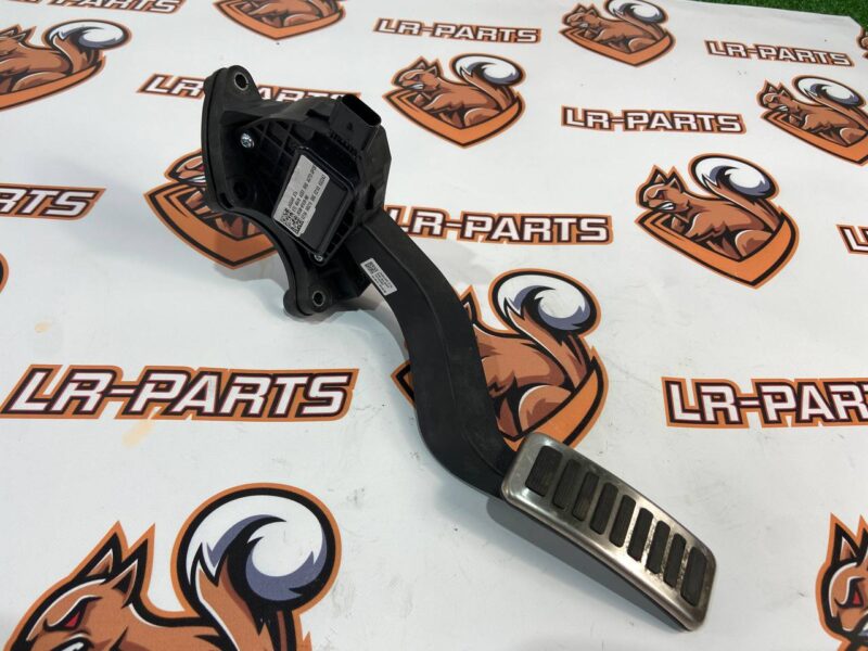 LR115126 Accelerator pedal assembly metallic finish Range Rover Sport L494 (2014-2022) Used cost 50 € in stock 3 pcs.