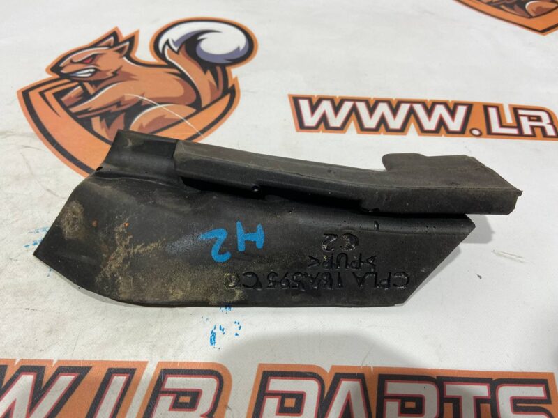 LR115141 Wing seal left Range Rover Sport L494 (2014-2022) used cost 10 € in stock 2 pcs.