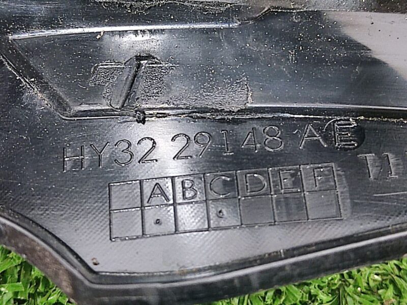 LR115145 Body molding right LAND ROVER DISCOVERY 5 Used cost 35 € in stock 3 pcs.
