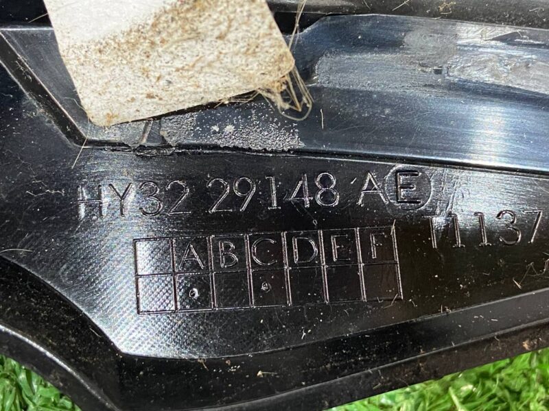 LR115145 Body molding right LAND ROVER DISCOVERY 5 Used cost 35 € in stock 3 pcs.